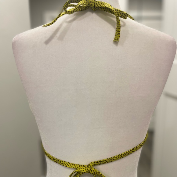 Bikini - Picture 3 of 7